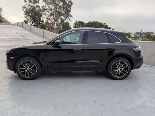 2026 Porsche Macan AWD
