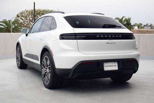 2024 Porsche Macan 4