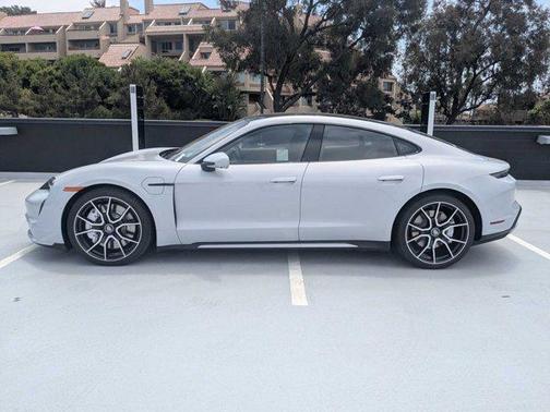 2024 Porsche Taycan Turbo