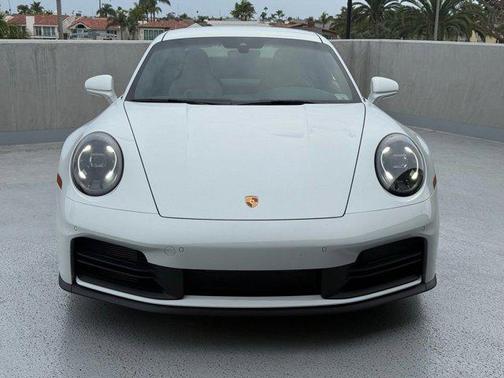 2025 Porsche 911 Carrera
