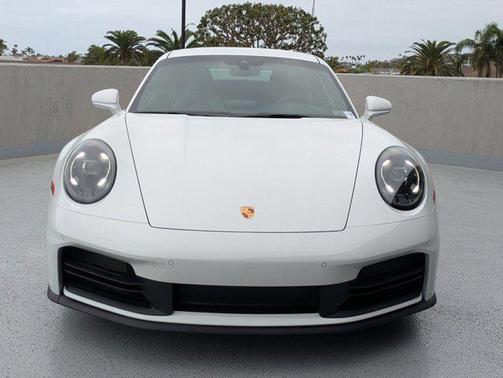 2025 Porsche 911 Carrera