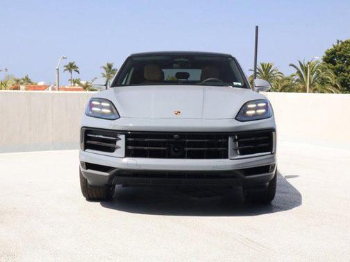 Arctic Grey 2026 Porsche Cayenne Cayenne