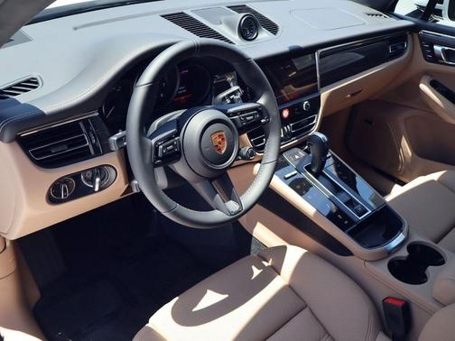 Carrara White Metallic 2026 Porsche Macan Macan GTS