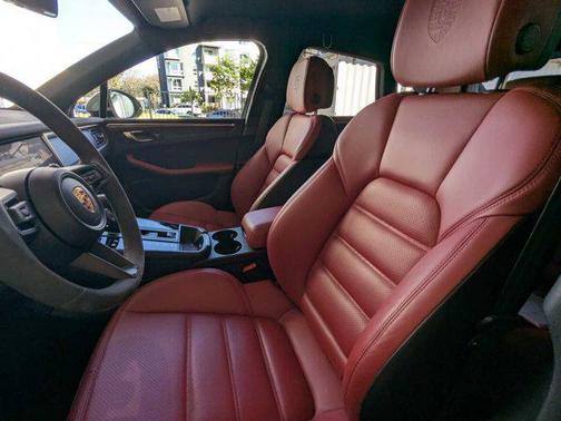2023 Porsche Macan GTS