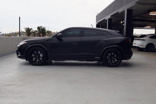 2024 Lamborghini Urus Performante