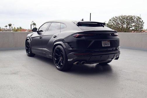 2024 Lamborghini Urus Performante
