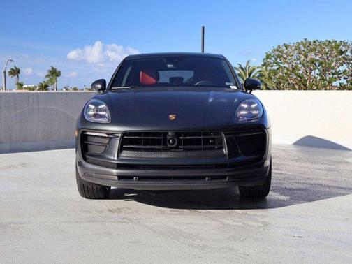 2025 Porsche Macan AWD