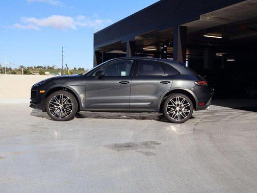 2025 Porsche Macan AWD
