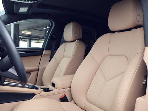 2025 Porsche Macan Macan