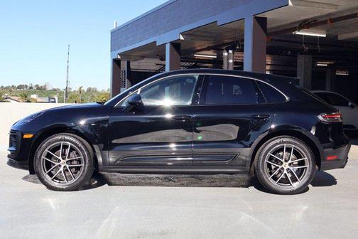 2025 Porsche Macan AWD