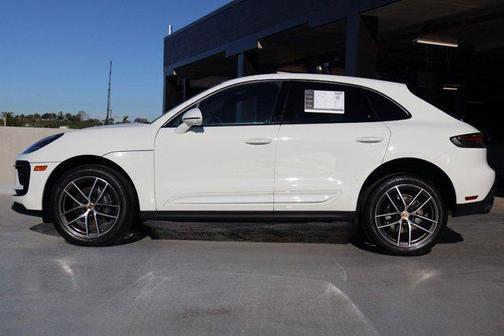 2025 Porsche Macan AWD