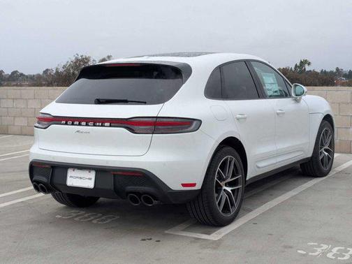 2025 Porsche Macan AWD