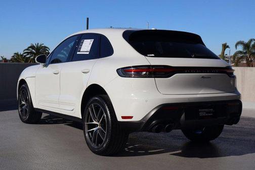 2025 Porsche Macan AWD