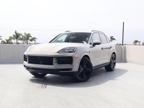 Chalk 2026 Porsche Cayenne Cayenne