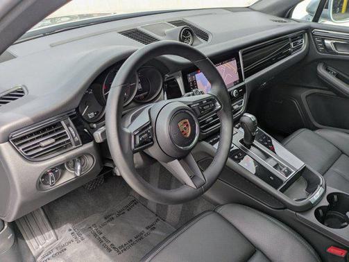 2024 Porsche Macan Base