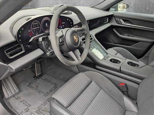 2025 Porsche Taycan RWD