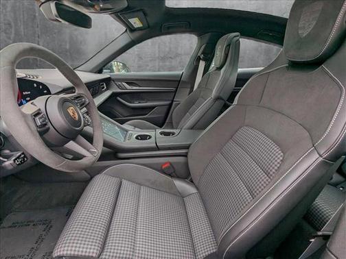 2025 Porsche Taycan RWD