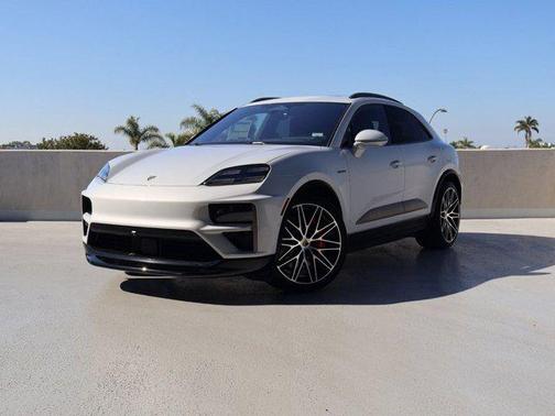 Ice Grey Metallic 2026 Porsche Macan Turbo