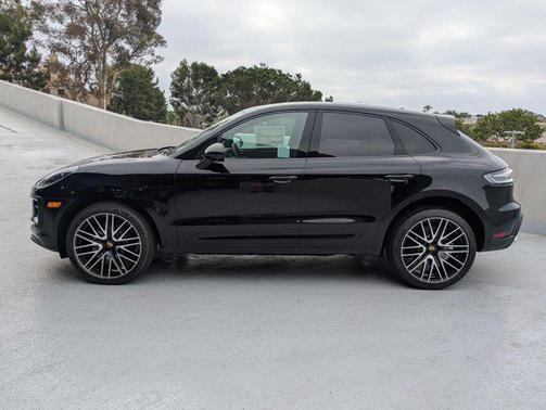 2026 Porsche Macan AWD
