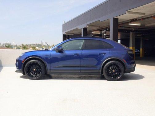 2025 Porsche Macan Electric