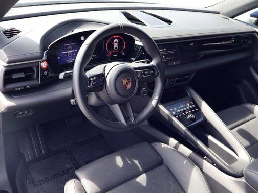 2025 Porsche Macan Electric