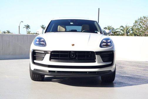 2025 Porsche Macan AWD