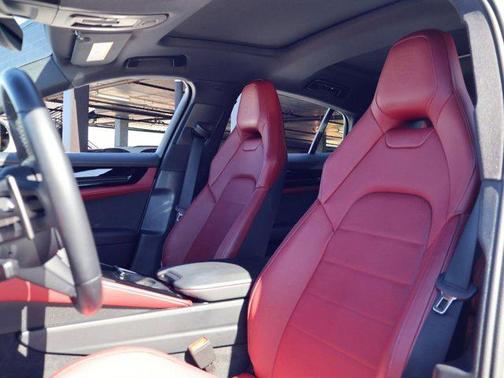 2025 Porsche Panamera RWD