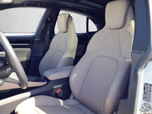 White 2025 Porsche Macan Macan Electric