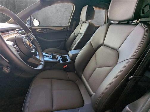 2023 Porsche Macan Base