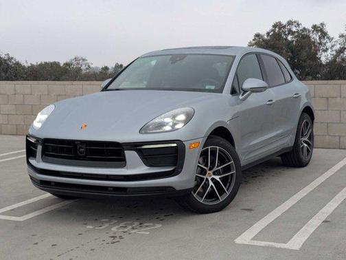 2025 Porsche Macan AWD
