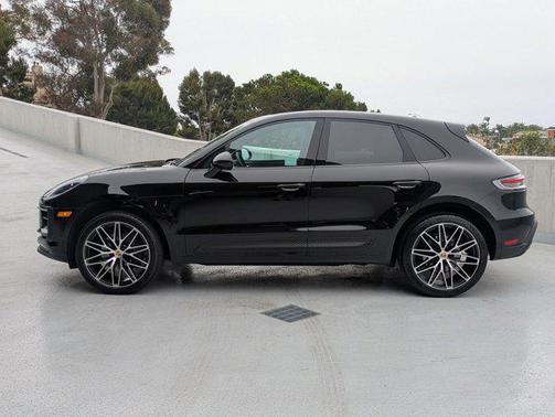2024 Porsche Macan Base