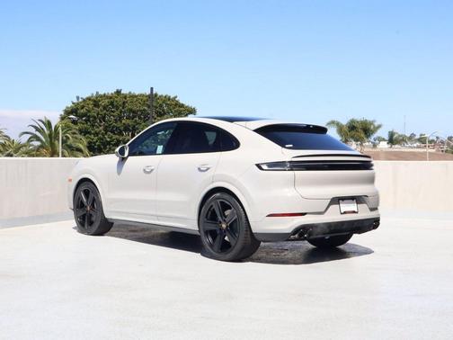Chalk 2026 Porsche Cayenne Cayenne