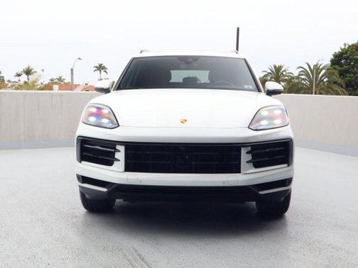 White 2024 Porsche Cayenne Cayenne