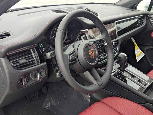 2025 Porsche Macan AWD