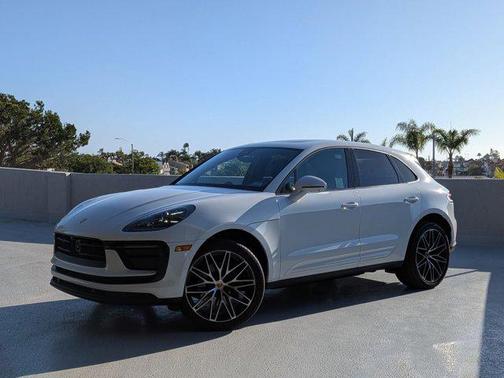 2025 Porsche Macan AWD