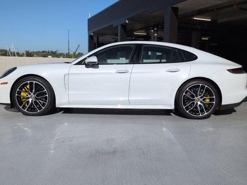 2023 Porsche Panamera Turbo S