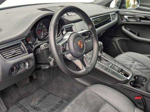 2018 Porsche Macan Base