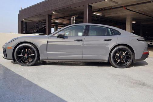 2026 Porsche Panamera RWD