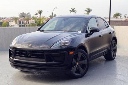 2026 Porsche Macan AWD