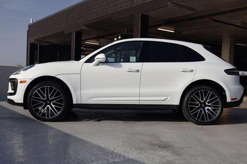 2026 Porsche Macan AWD