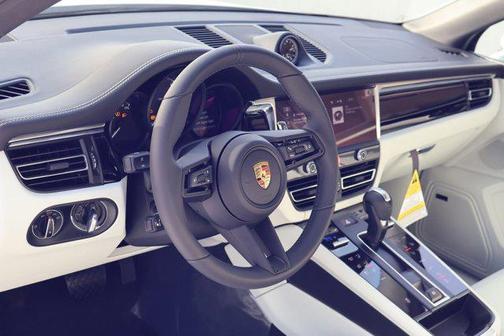 2026 Porsche Macan AWD