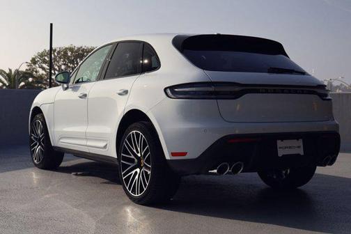 2026 Porsche Macan AWD