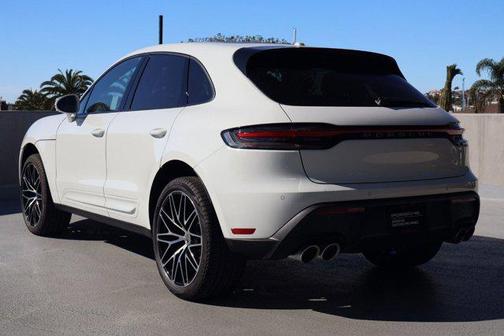 2025 Porsche Macan AWD