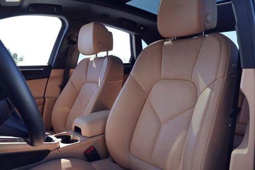 2025 Porsche Macan AWD