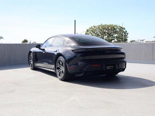 2022 Porsche Taycan RWD