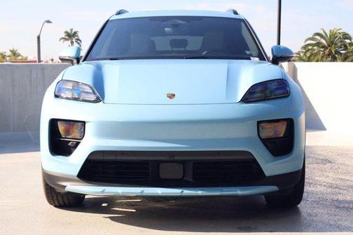 2025 Porsche Macan 4S