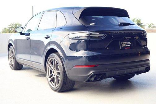 2023 Porsche Cayenne Platinum Edition