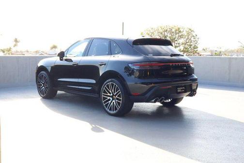 2025 Porsche Macan AWD