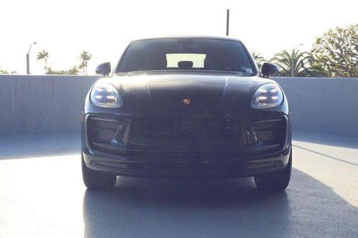 2025 Porsche Macan AWD