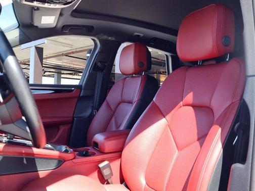 2023 Porsche Macan S